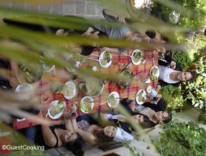 Déjeuner dans un jardin à Paris